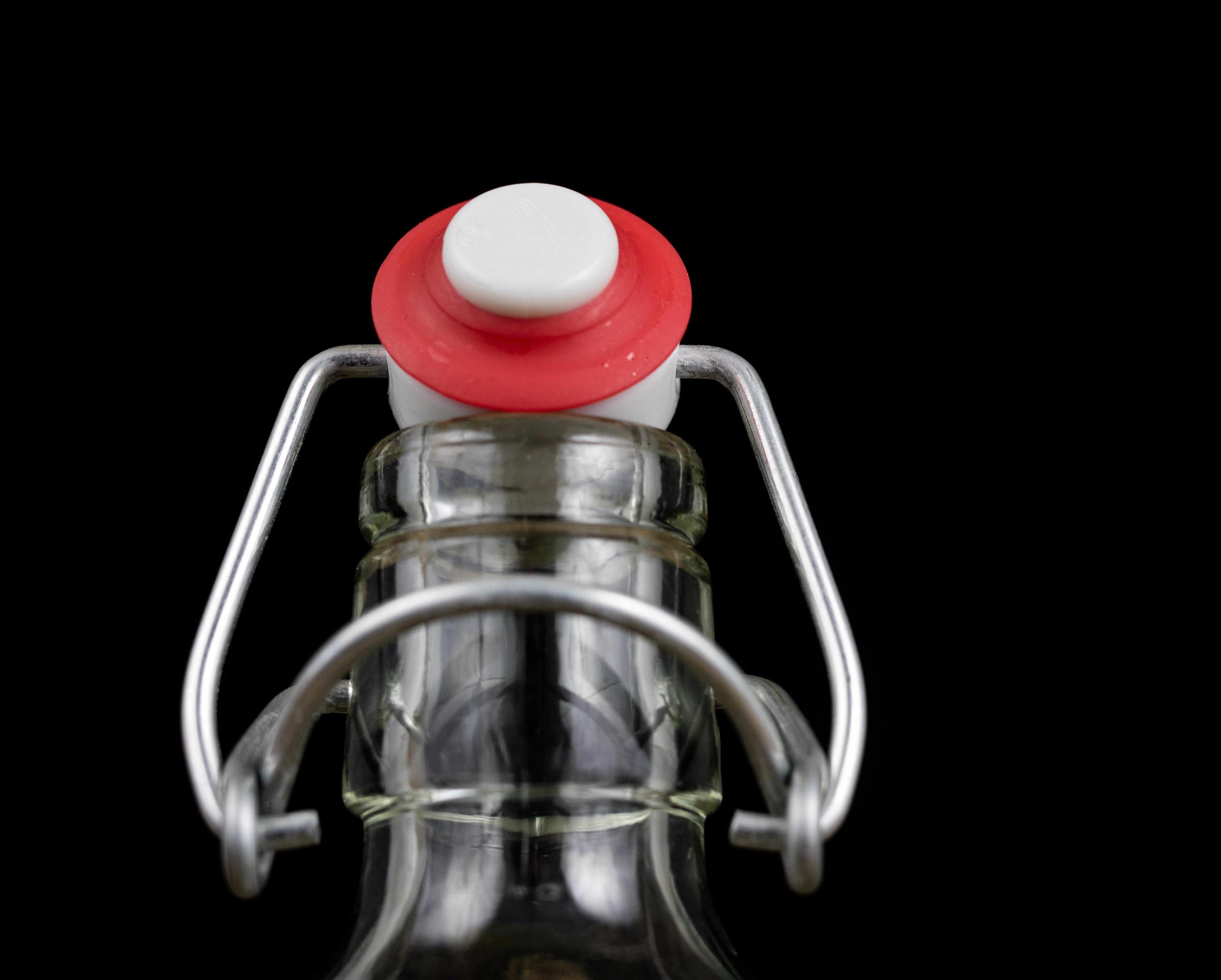 8.5 oz Swing Top Glass Bottle with Stainless Steel Wire Air Tight Leakproof Seal for Vanilla Extract - Image 2