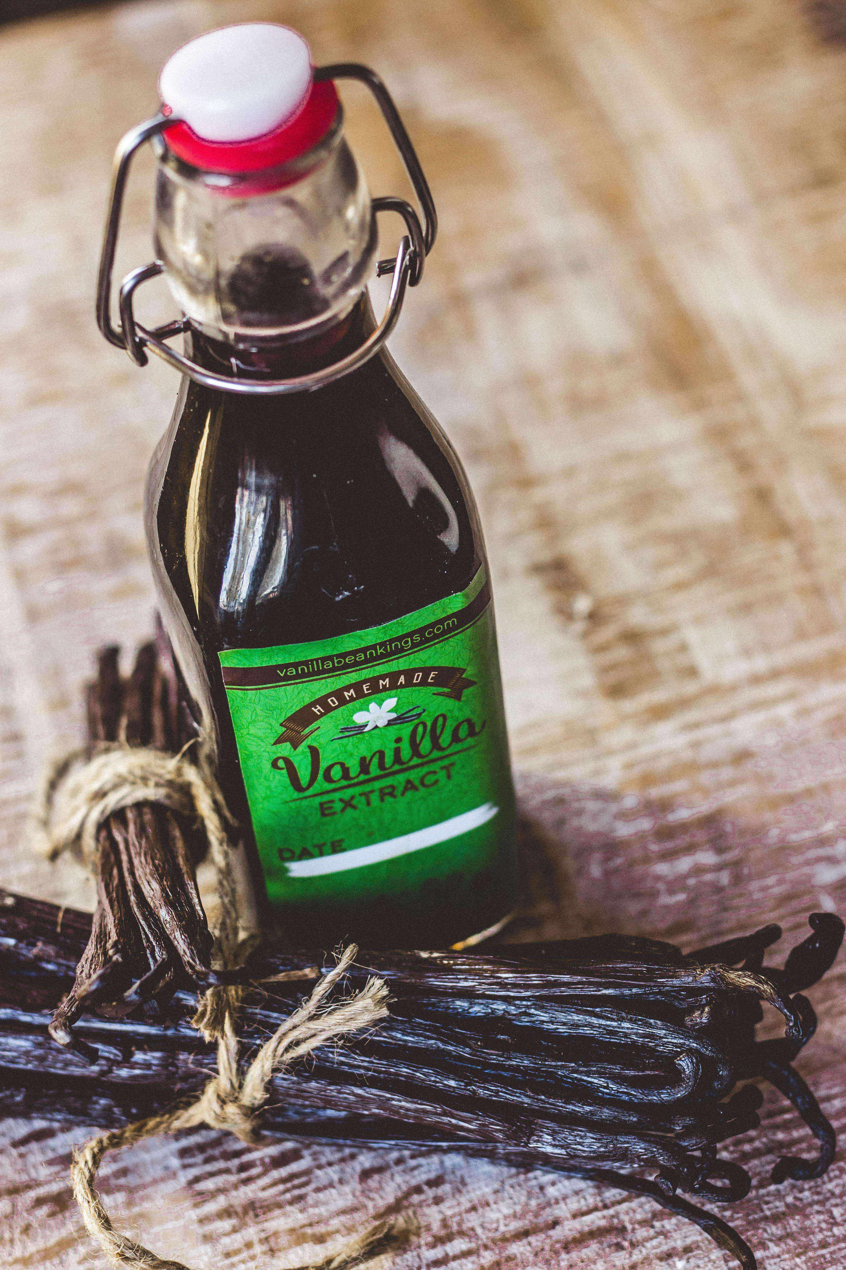 8.5 oz Swing Top Glass Bottle with Stainless Steel Wire Air Tight Leakproof Seal for Vanilla Extract - Image 6