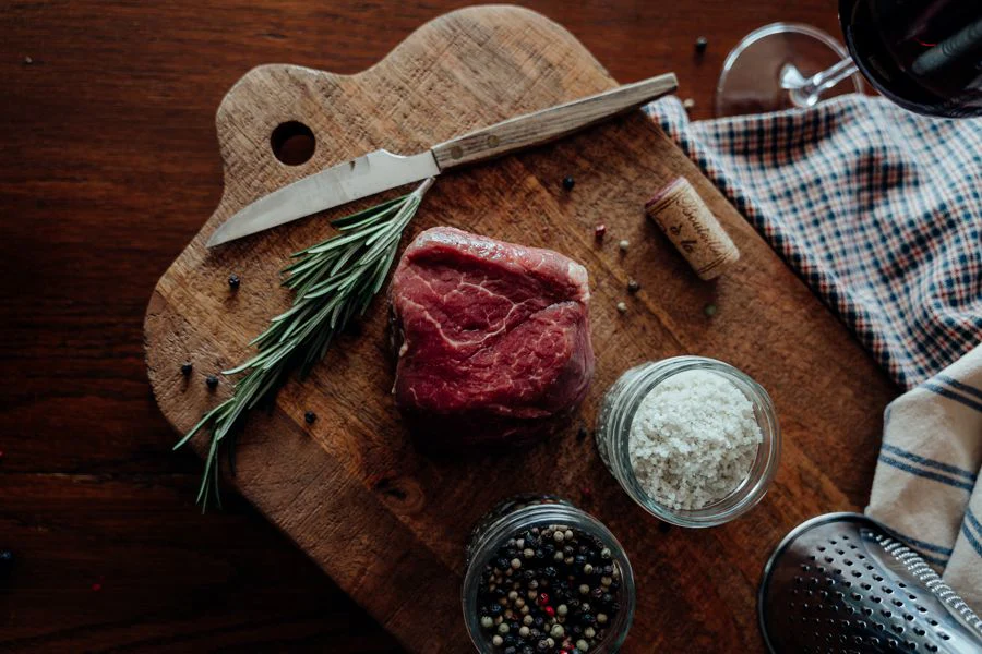 Beef Tenderloin Filet Mignon - 9 oz - Image 4