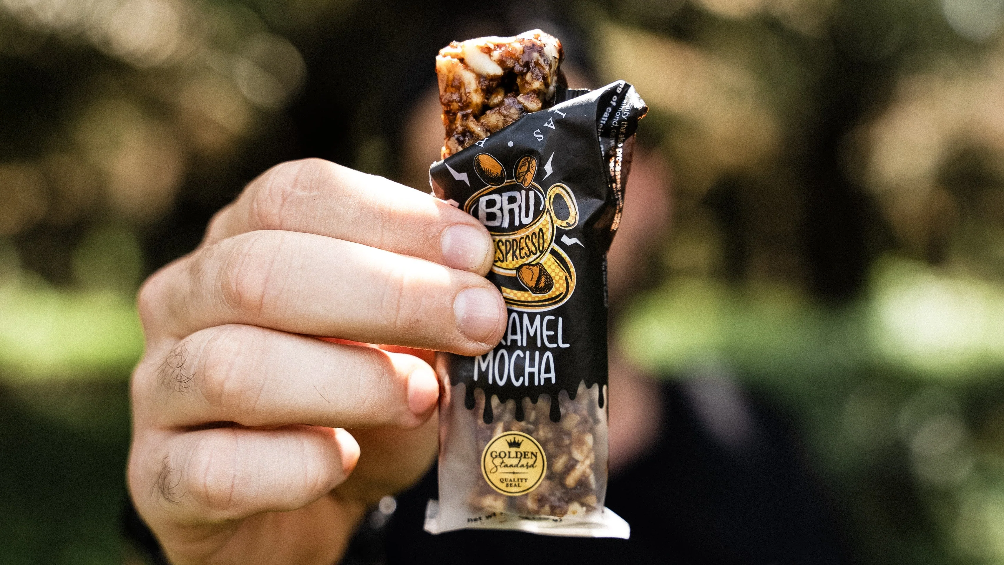 Caramel Mocha Macadamia Nut Snack Bar (Dan Mace's BRU Bar) (12 Bars) - Image 4