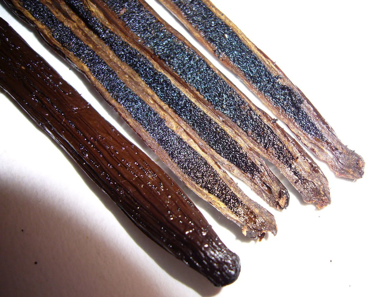 Congo Vanilla Beans - Whole Grade A Vanilla Pods for Vanilla Extract and Baking - Image 2