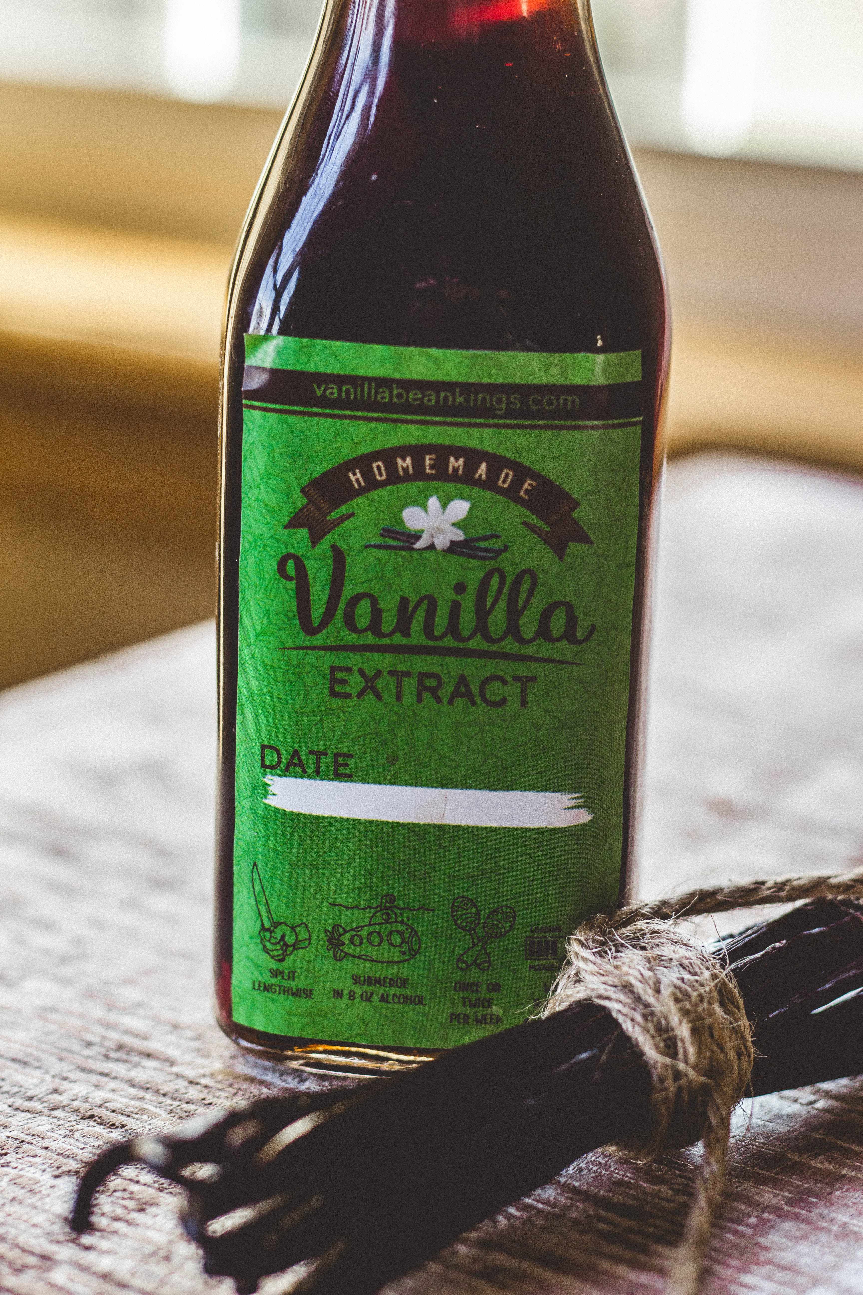 Homemade Vanilla Extract Kit with Organic Madagascar Vanilla Beans - Image 4