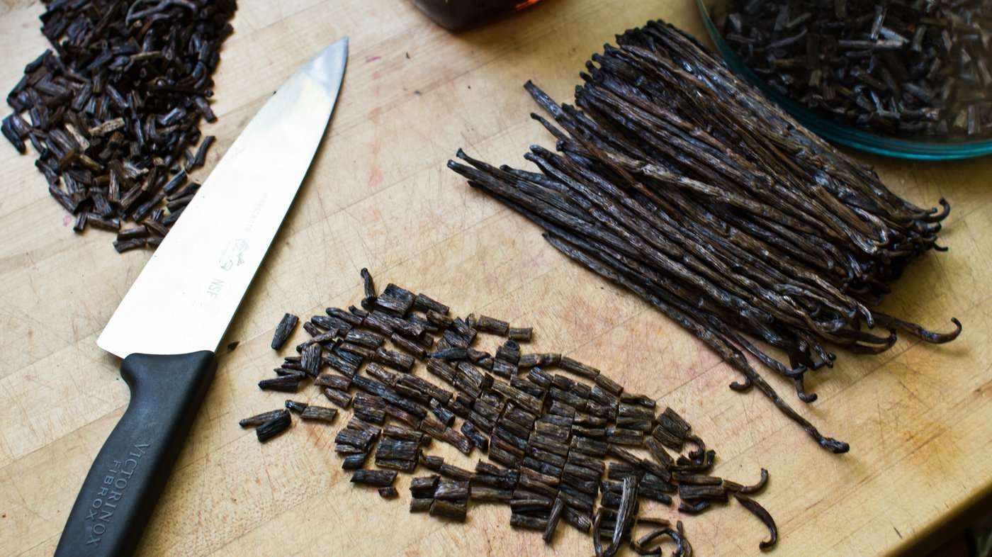 Homemade Vanilla Extract Kit with Organic Madagascar Vanilla Beans - Image 8