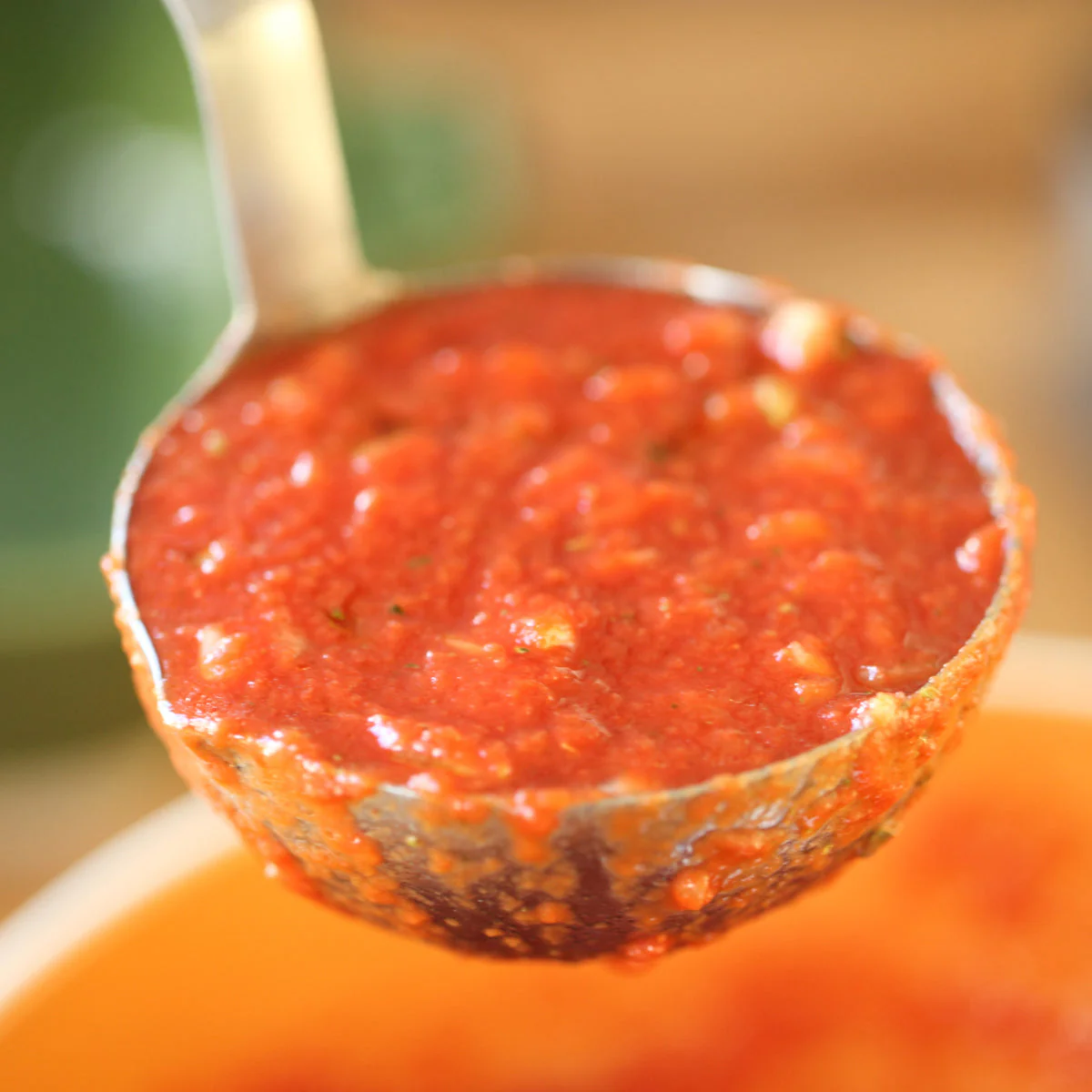 Organic Italian Crushed Tomatoes - Image 2
