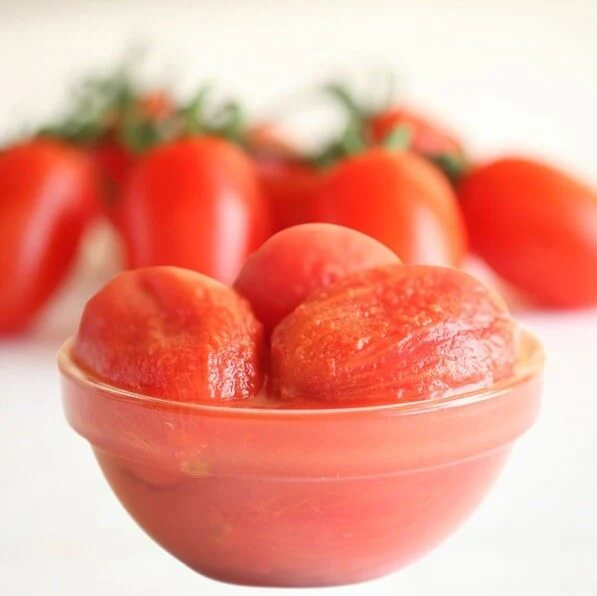 Organic Italian Whole Peeled Tomatoes - Image 2