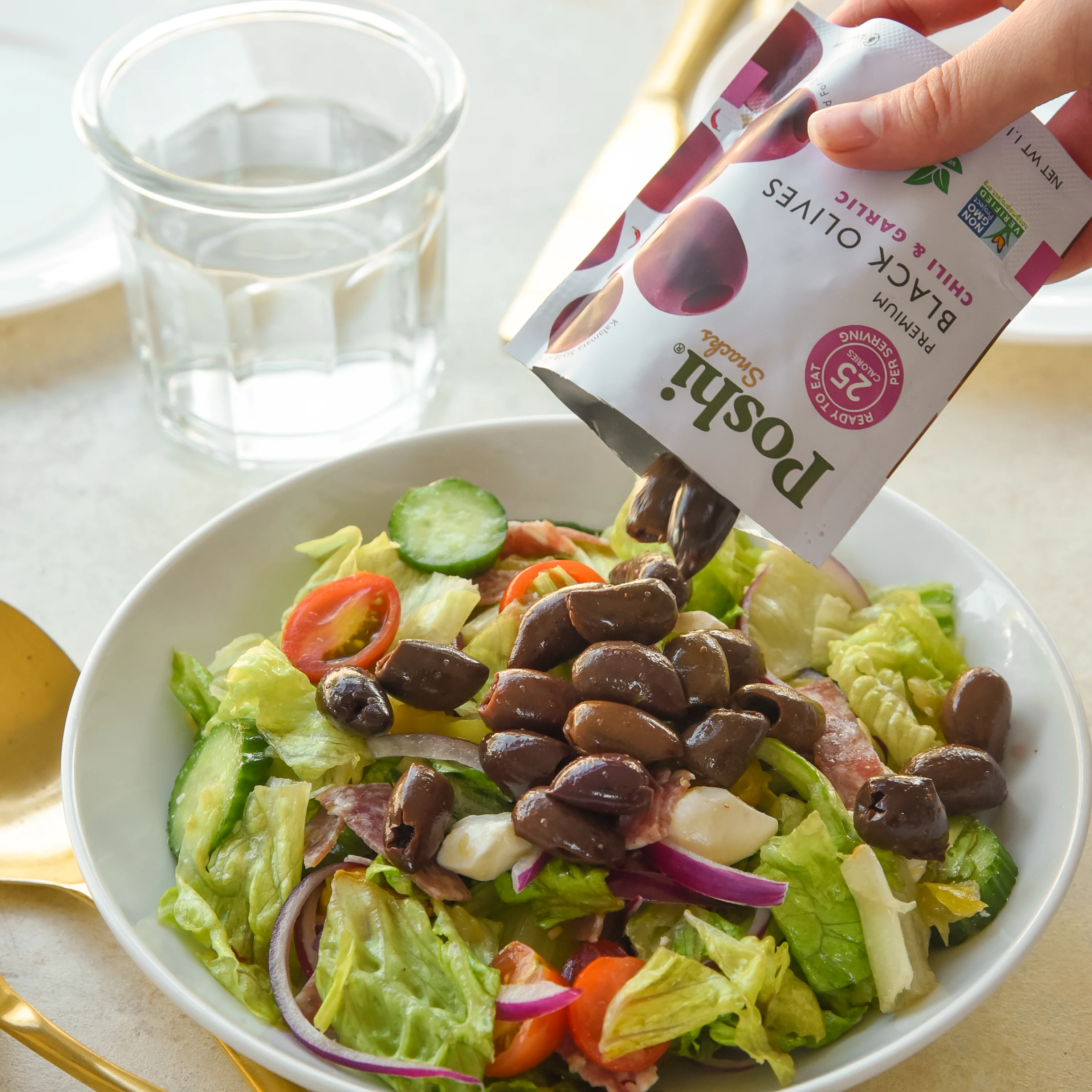 Pitted Black Olives With Chili & Garlic - 10 Snack Packs (1.1 OZ/Pouch) - Image 6