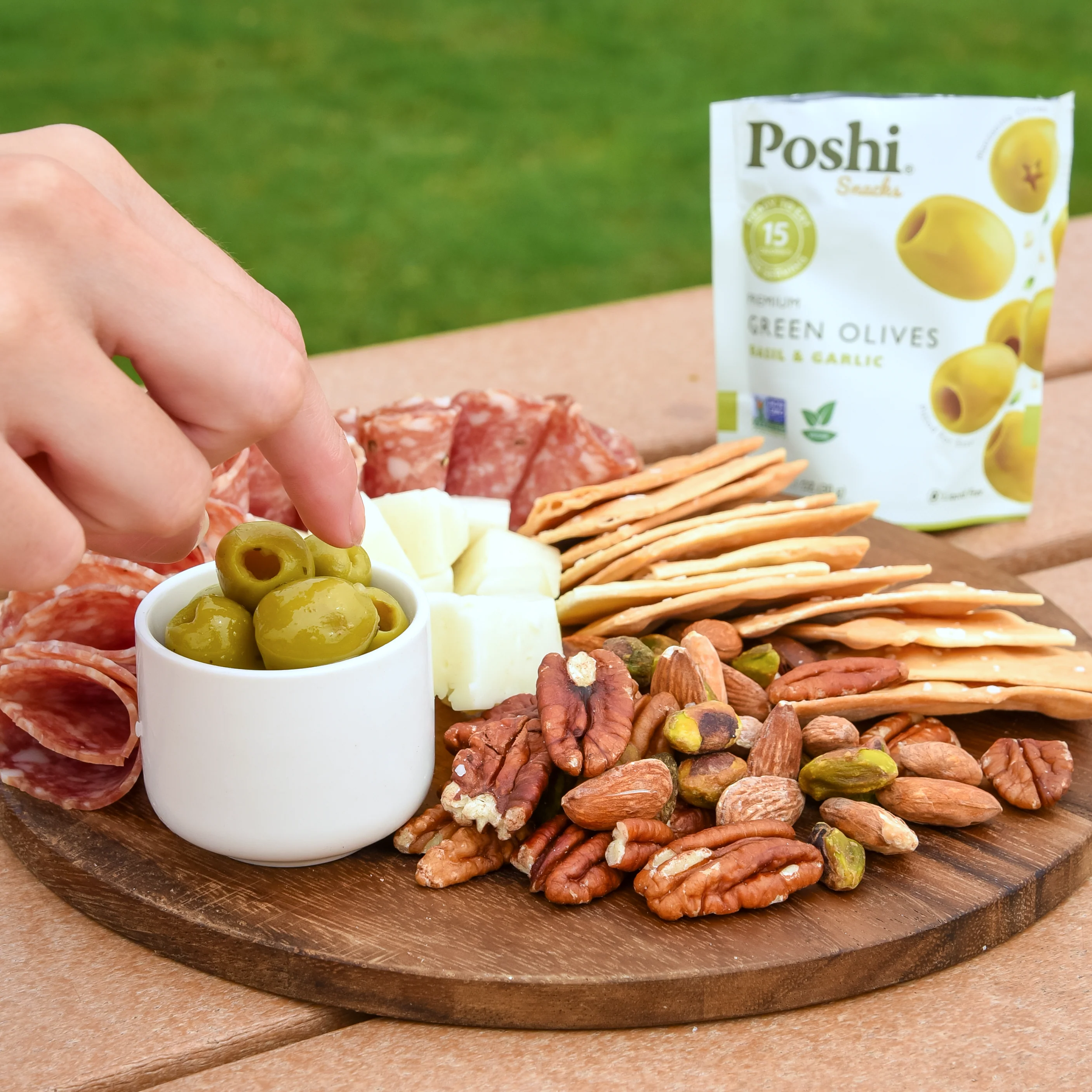 Pitted Green Olives With Basil & Garlic - 10 Snack Packs (1.1 OZ/Pouch) - Image 5