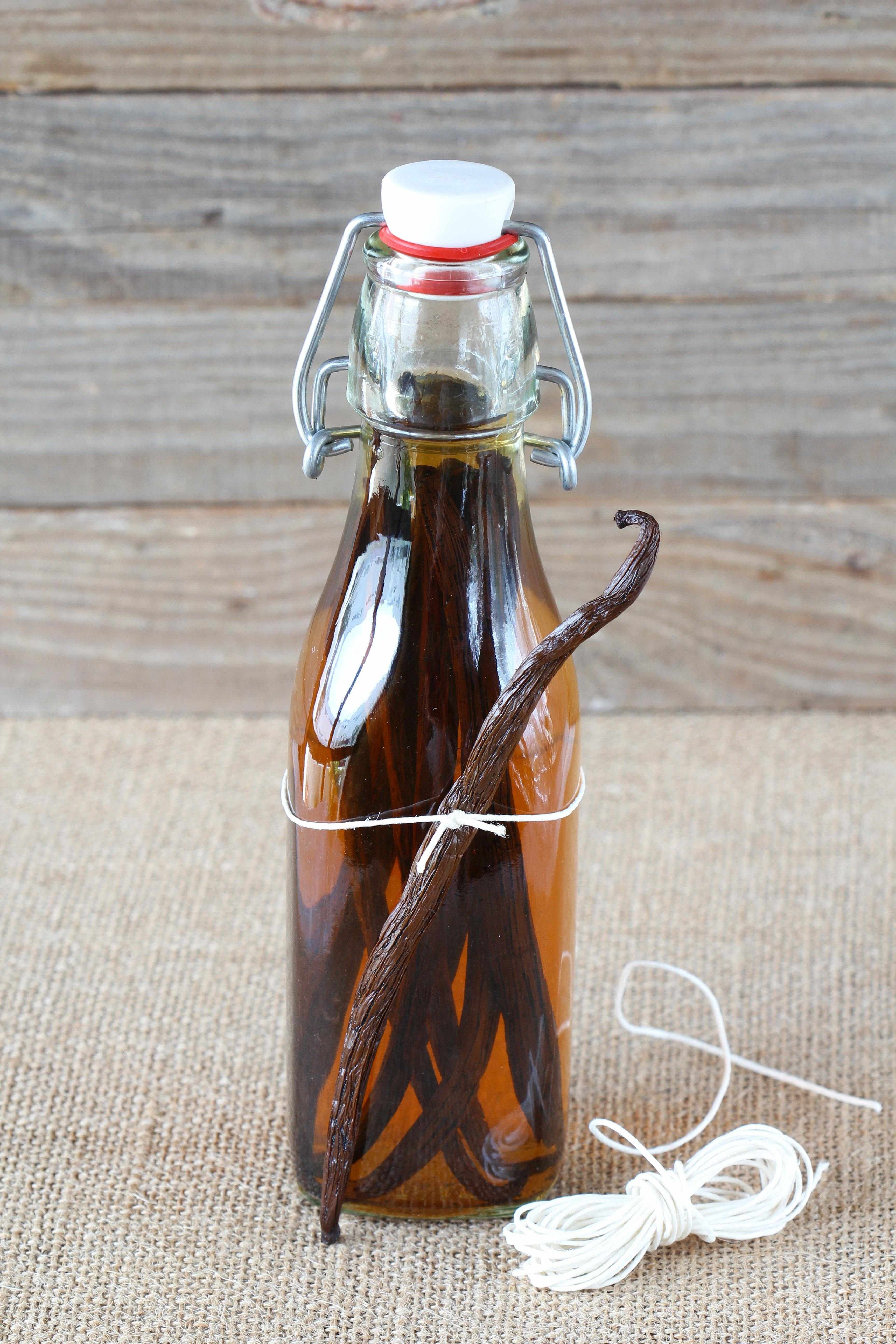 Tahitian Vanilla Beans - Whole Grade B Pods for Extract - Image 4