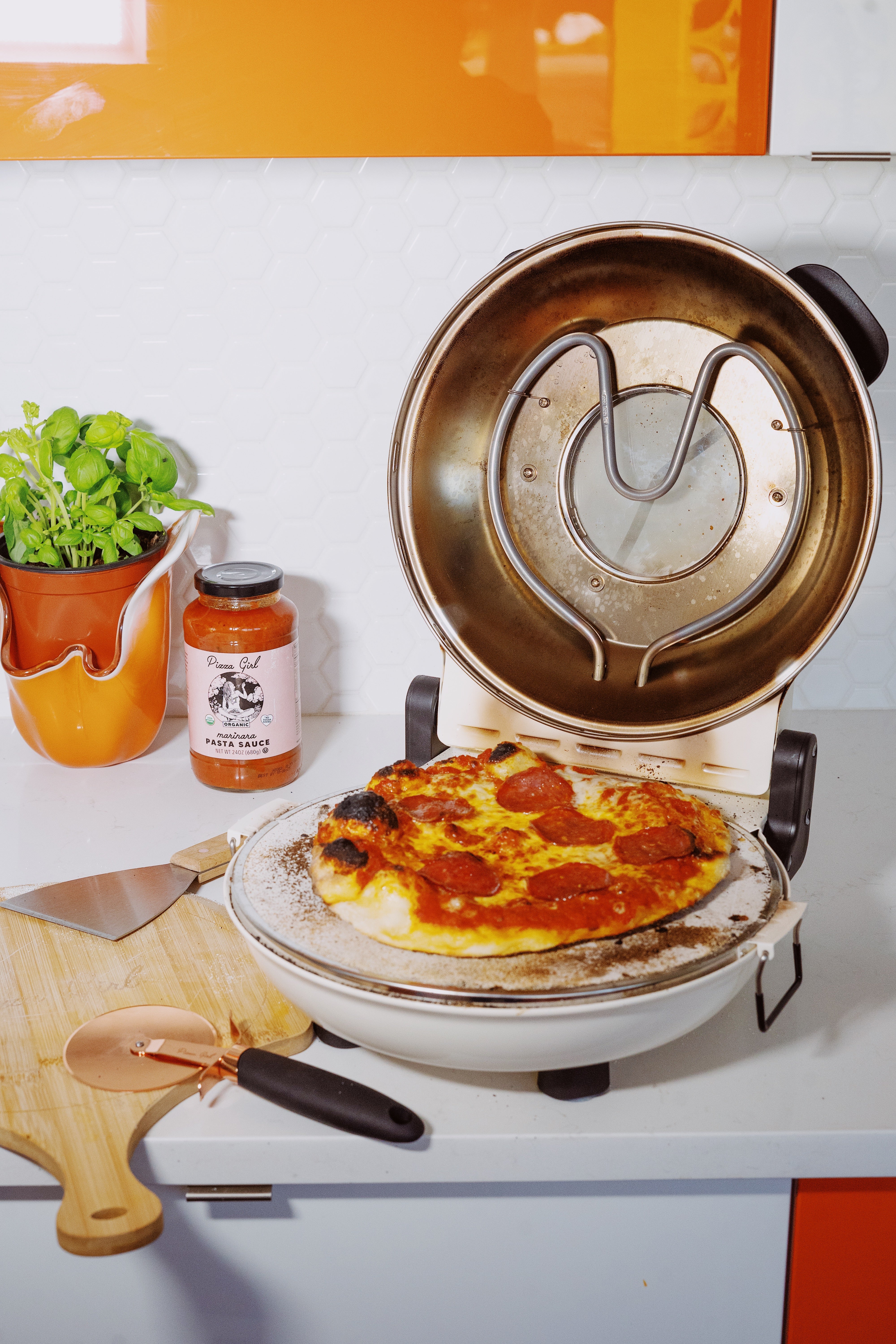 THE PIZZA GIRL PIZZA GRILL- VINTAGE VANILLA - Image 6