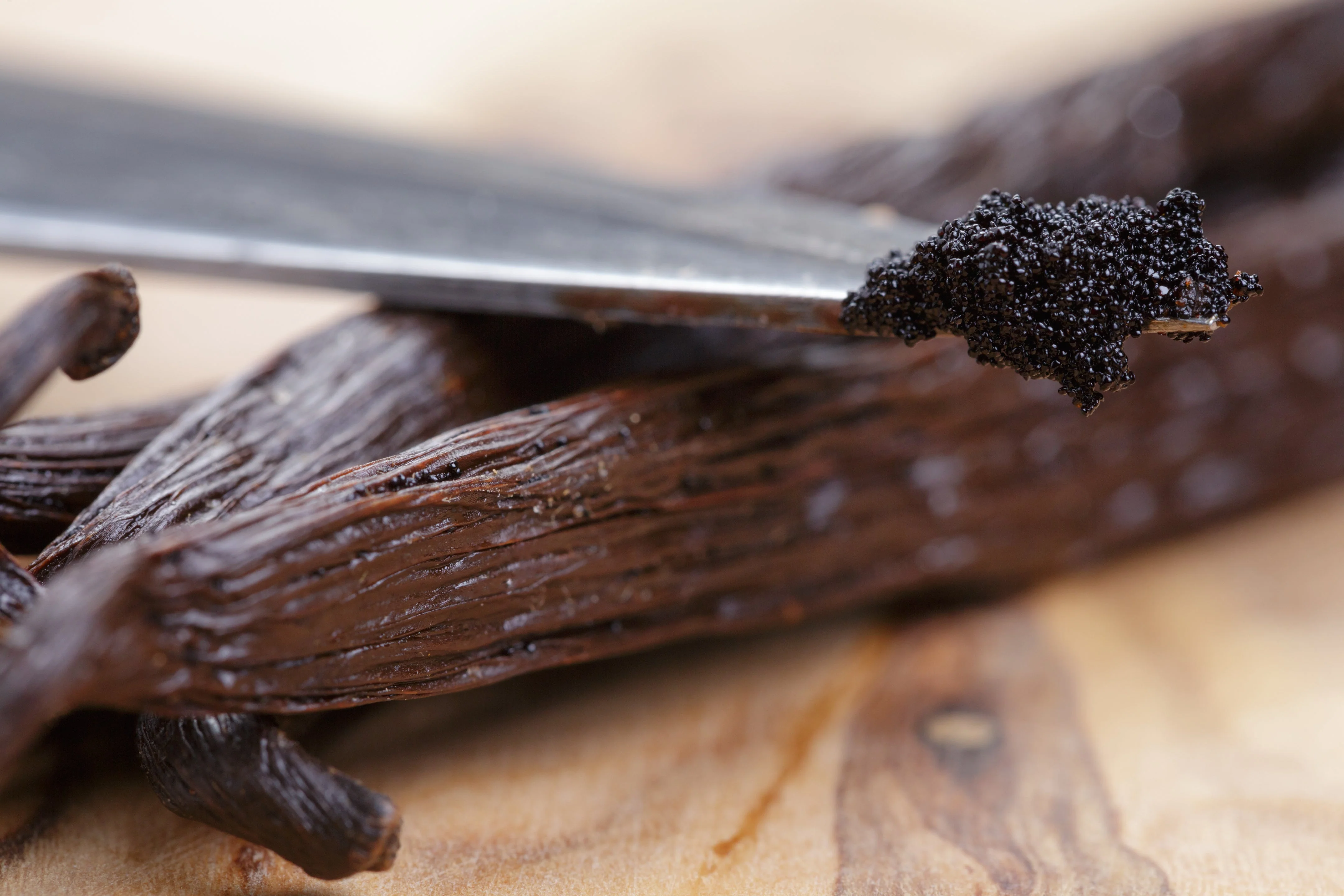 Ugandan Vanilla Beans - Grade A Whole Pods for Vanilla Extract Baking - Image 2