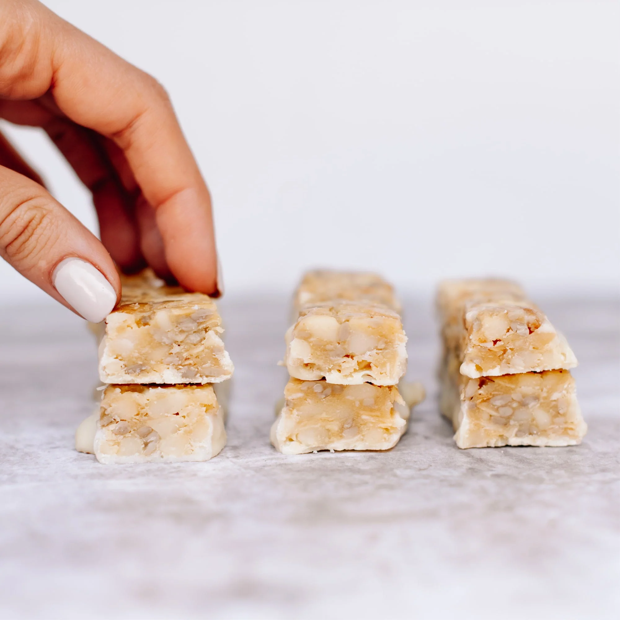 White Chocolate Macadamia Nut Snack Bar (12 Bars) - Image 8